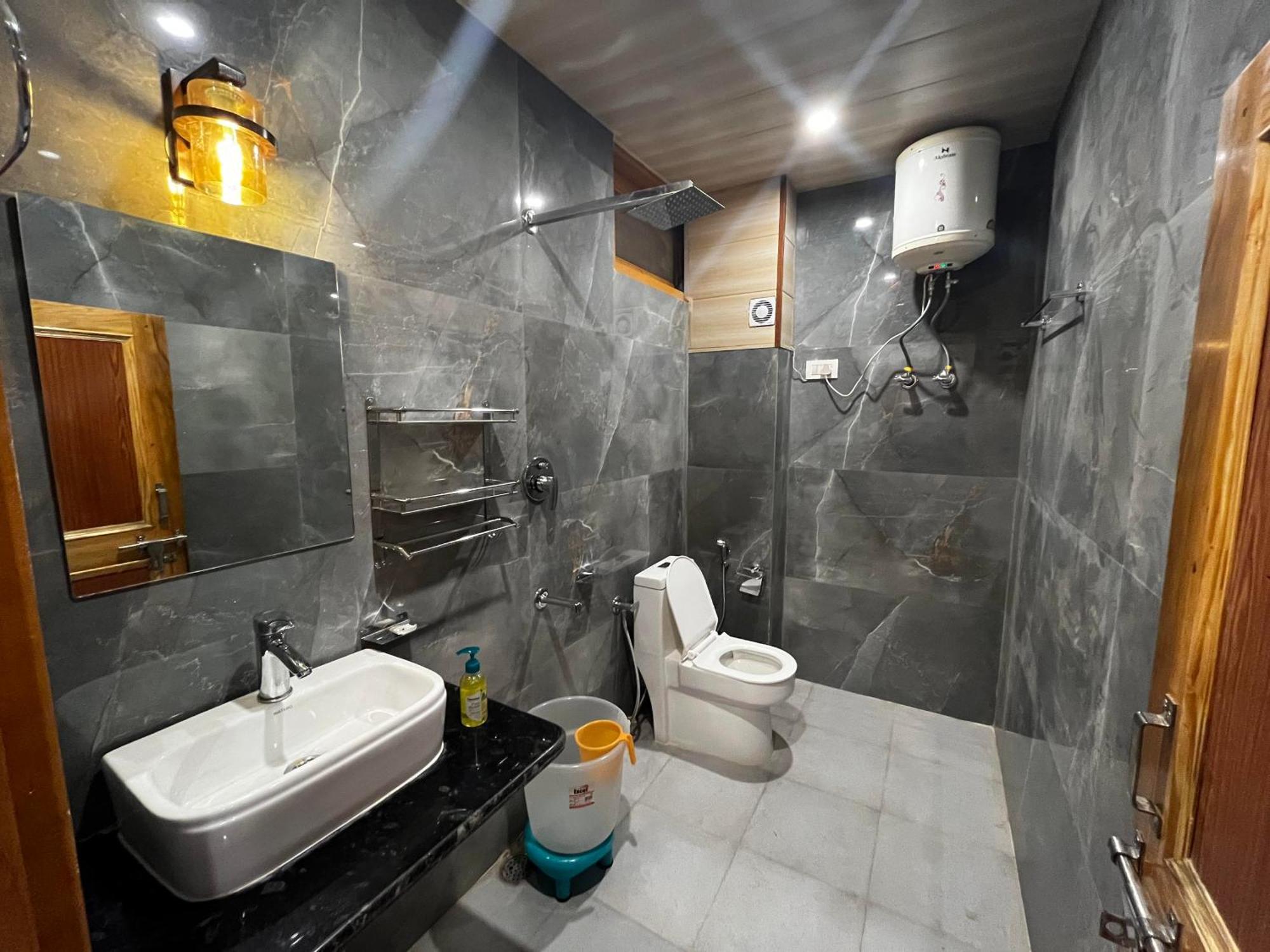 Hotel Mid Orchard Kasol L River Side -Pure Veg Hotel Ngoại thất bức ảnh