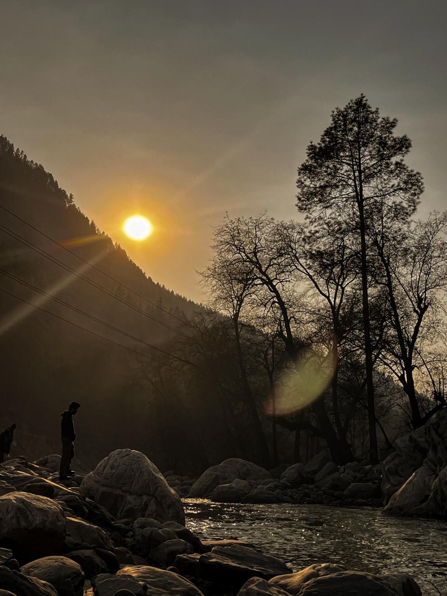 Hotel Mid Orchard Kasol L River Side -Pure Veg Hotel Ngoại thất bức ảnh