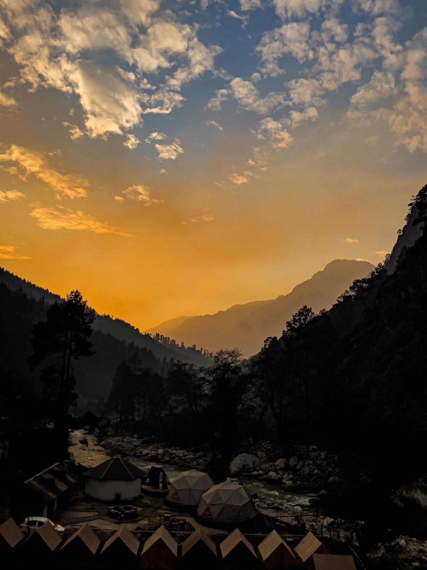 Hotel Mid Orchard Kasol L River Side -Pure Veg Hotel Ngoại thất bức ảnh
